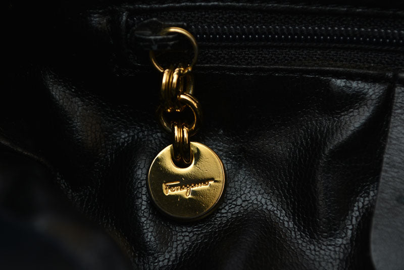 Salvatore Ferragamo サルヴァトーレフェラガモ ヴィンテージ 巾着 ショルダーバッグ ブラック レディース ドローストリング 【中古】