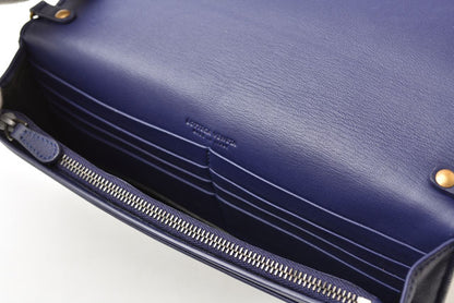 ボッテガヴェネタ 長財布/チェーンウォレット/クラッチバッグ/スマホ収納 BOTTEGA VENETA イントレチャート ブルーアトランティコ