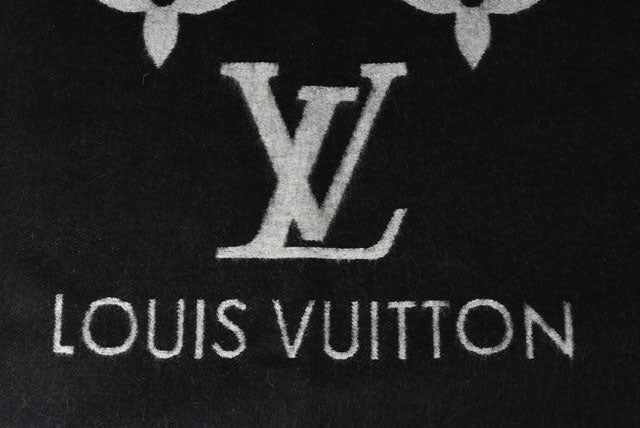 ルイヴィトン マフラー/ウインタースカーフ/ストール LOUIS VUITTON　エシャルプ レイキャビック カシミヤ M71040 ブラック/グレーフリンジ 【中古】