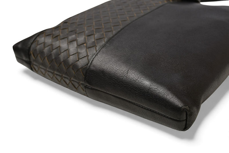 ボッテガヴェネタ ショルダーバッグ/メッセンジャーバッグ BOTTEGA VENETA クロスボディ イントレチャートVN ブラック/グレー 【中古】