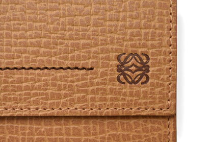 ロエベ 財布 LOEWE 三つ折り財布 アナグラム トリフォルド キャラメル【中古】