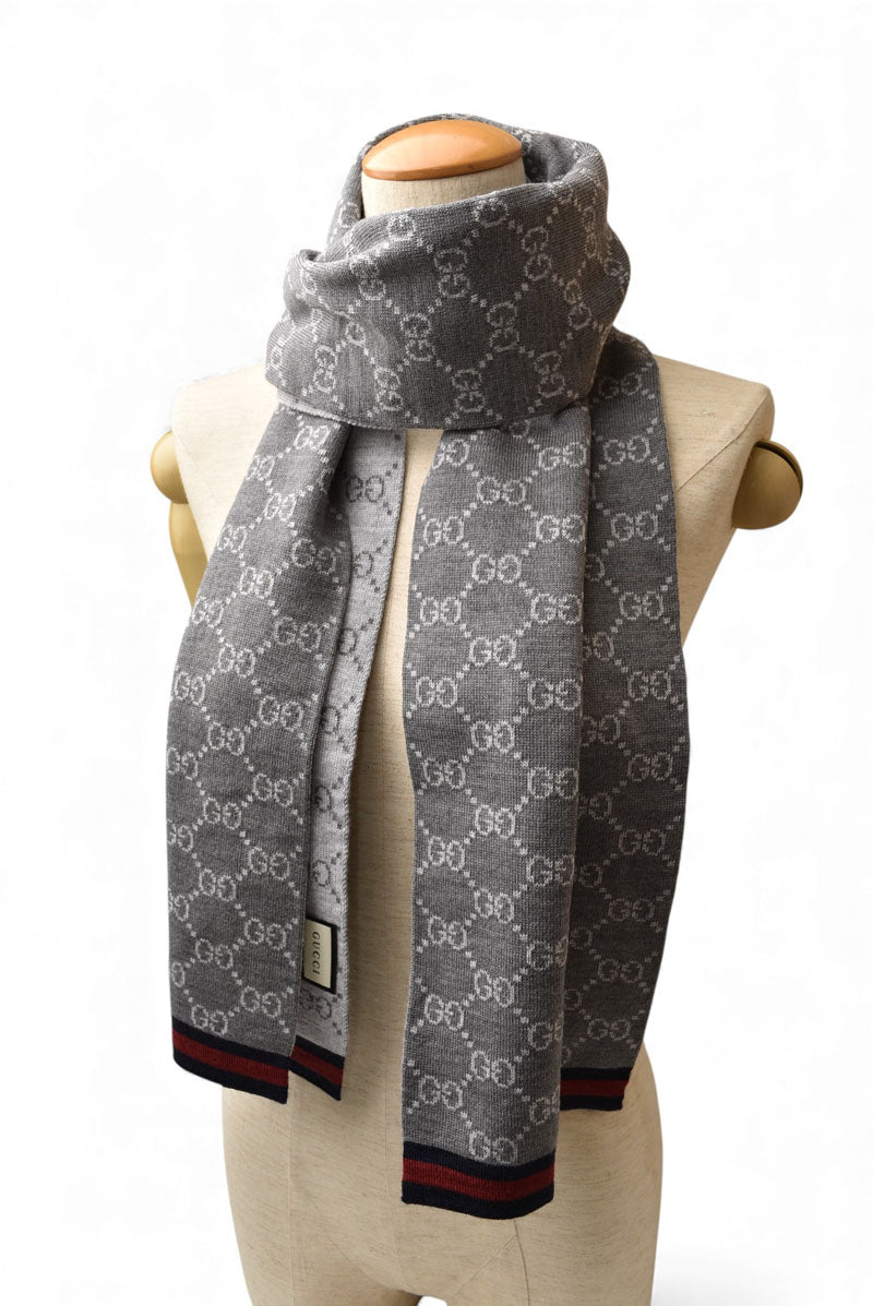 グッチ マフラー GUCCI ウインタースカーフ ウール100% GG柄/ライトグレー 325806 3G206 1263【中古】