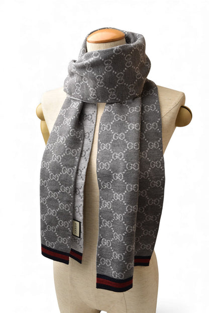 グッチ マフラー GUCCI ウインタースカーフ ウール100% GG柄/ライトグレー 325806 3G206 1263【中古】