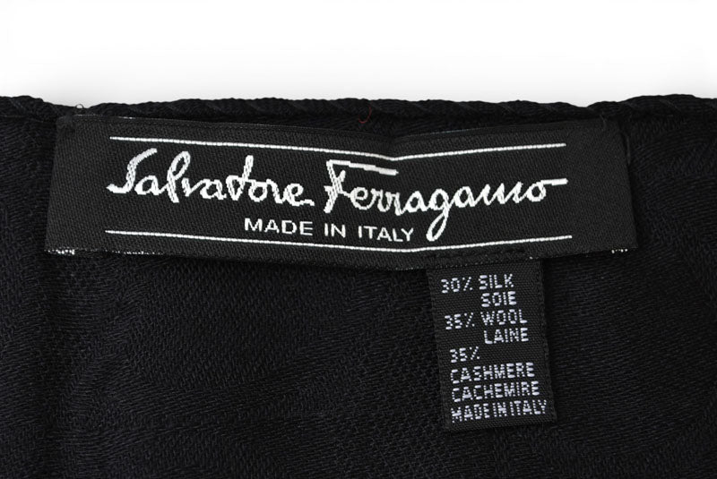 サルヴァトーレフェラガモ スカーフ 未使用 Salvatore Ferragamo スカーフ ガンチーニ柄 ブラック【中古】