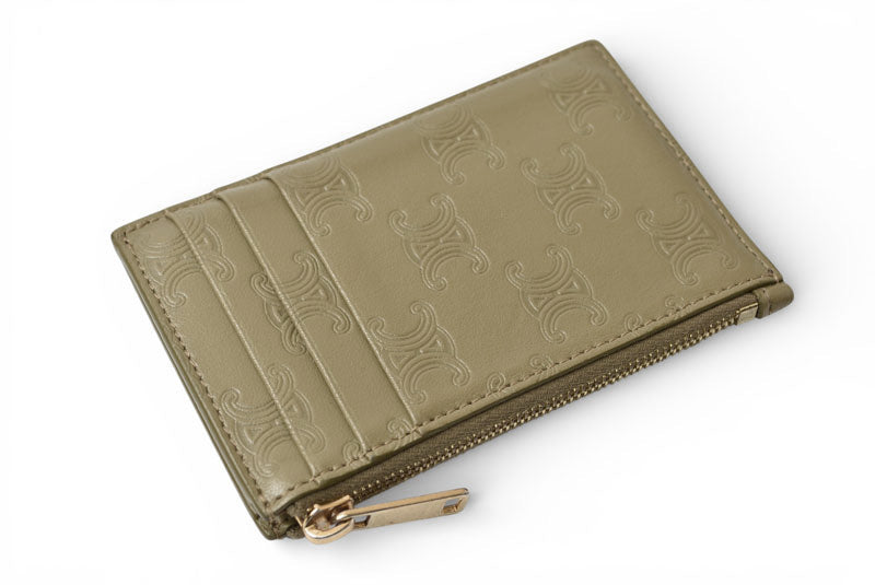 セリーヌ コインケース/カードホルダー CELINE ジップ付カードホルダー/トリオンフ エンボス オリーブ 10F993BFU.31OV【中古】