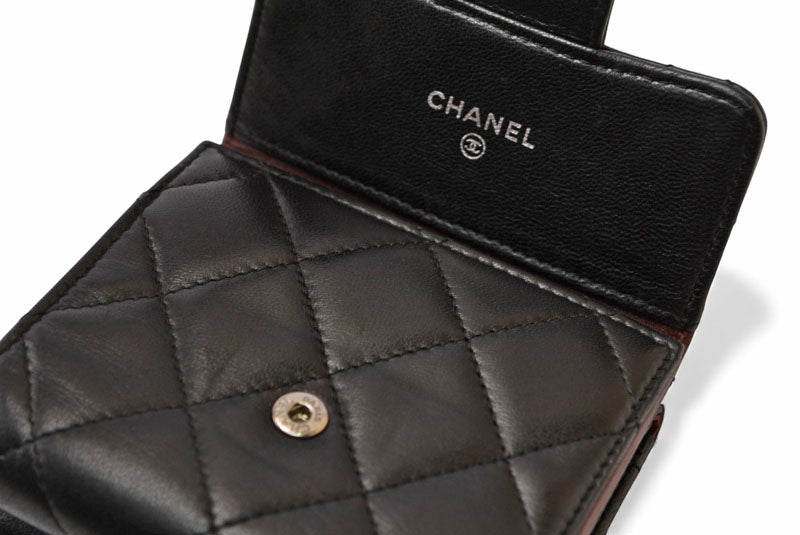 シャネル 財布 CHANEL 三つ折り財布 マトラッセ ラムスキン ブラック/シルバー金具【中古】