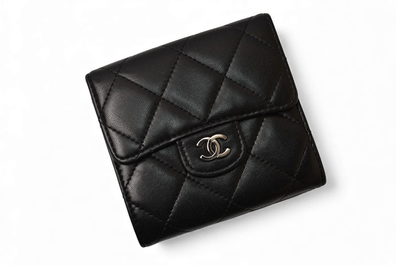 シャネル 財布 CHANEL 三つ折り財布 マトラッセ ラムスキン ブラック/シルバー金具【中古】