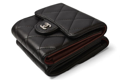 シャネル 財布 CHANEL 三つ折り財布 マトラッセ ラムスキン ブラック/シルバー金具【中古】