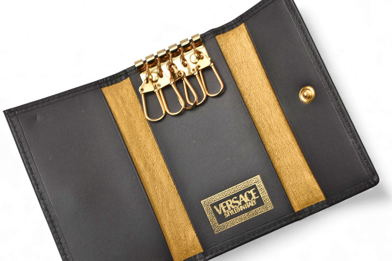 ヴェルサーチ キーケース 5連 VERSACE ヴィンテージ フラワー ブラック/ゴールド【中古】