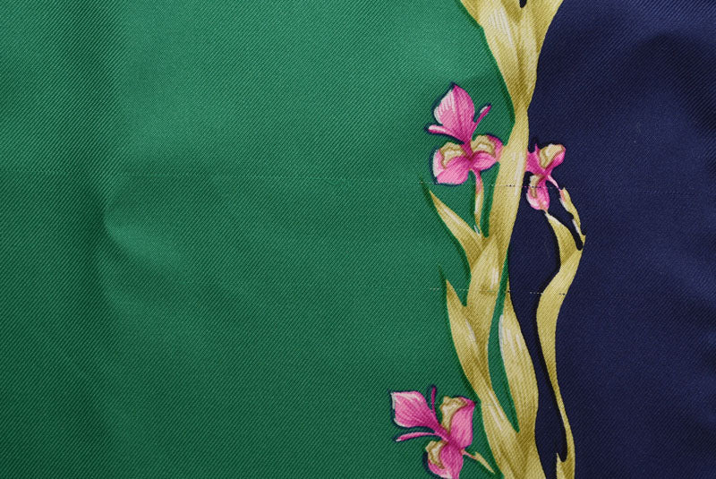 エルメス スカーフ HERMES カレ90 シルクツイル 花咲く馬 H.d'Origny/アンリ ドリニ― グリーン/ネイビー系【中古】