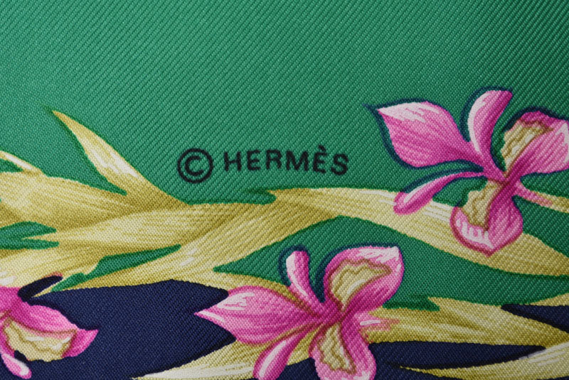 エルメス スカーフ HERMES カレ90 シルクツイル 花咲く馬 H.d'Origny/アンリ ドリニ― グリーン/ネイビー系【中古】