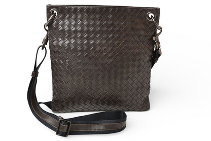 ボッテガヴェネタ ショルダーバッグ/メッセンジャーバッグ BOTTEGA VENETA クロスボディ イントレチャートVN ダークブラウン 172726【中古】