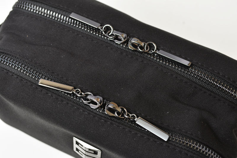ジバンシー/ジバンシィ ポーチ/トラベルポーチ GIVENCHY 小物入れ ブラック メンズ/レディース【中古】