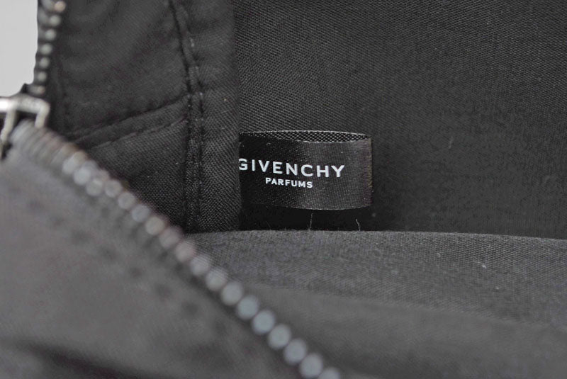 ジバンシー/ジバンシィ ポーチ/トラベルポーチ GIVENCHY 小物入れ ブラック メンズ/レディース【中古】