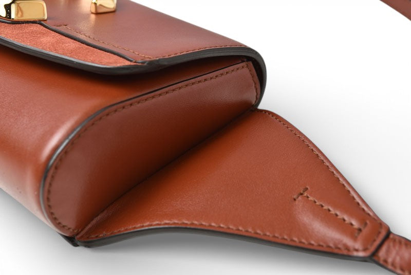 クロエ ボディバッグ/ウエストバッグ Chloe C ブラウン レザー ショルダーバッグ【中古】