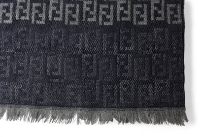 フェンディ マフラー FENDI ウインタースカーフ リバーシブル ウール100％ FFロゴ/ズッカ柄 ブラック/グレー【中古】