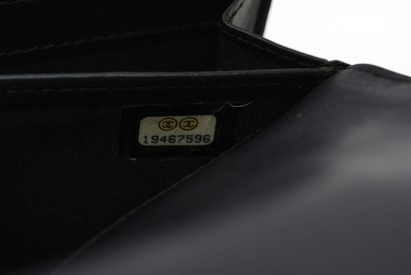 シャネル 財布 二つ折り CHANEL 長財布 ワイルドステッチ ブラック【中古】