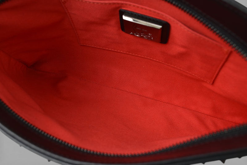 クリスチャンルブタン クラッチバッグ/ショルダーバッグ Christian louboutin Loubiclutch カーフ/スパイク ブラック/ガンメタル 1165013【中古】