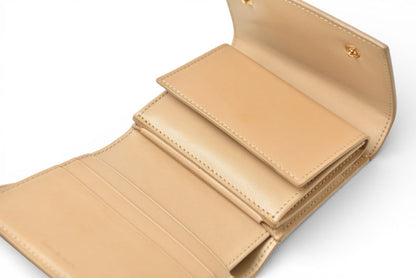 セリーヌ 財布/ミニ財布 CELINE レディース 三つ折り財布 ベージュ SMALL TRIFOLD WALLET 10B57【中古】