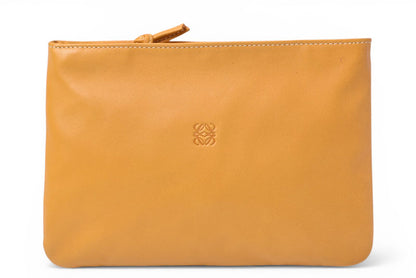 ロエベ コスメポーチ/化粧ポーチ LOEWE フラットポーチ ラムスキン アナグラム キャメル【中古】