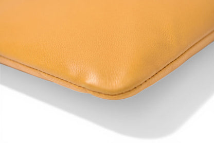 ロエベ コスメポーチ/化粧ポーチ LOEWE フラットポーチ ラムスキン アナグラム キャメル【中古】