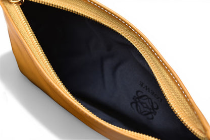 ロエベ コスメポーチ/化粧ポーチ LOEWE フラットポーチ ラムスキン アナグラム キャメル【中古】