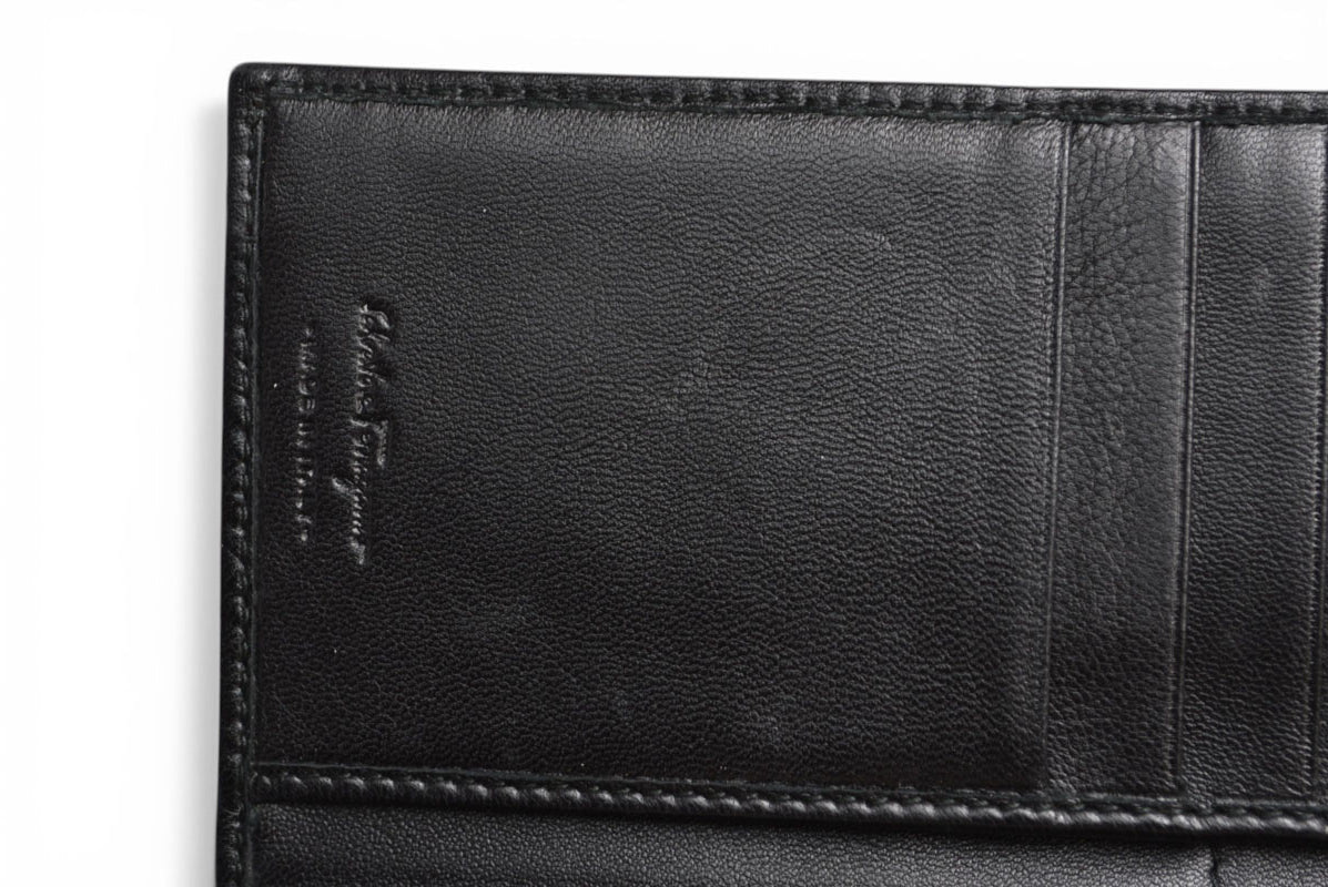 【中古】 サルヴァトーレ フェラガモ 長財布 Salvatore Ferragamo ガンチーニ 型押し レザー ブラック 黒 シルバーロゴ 二つ折り メンズ レディース ユニセックス 希少 レア