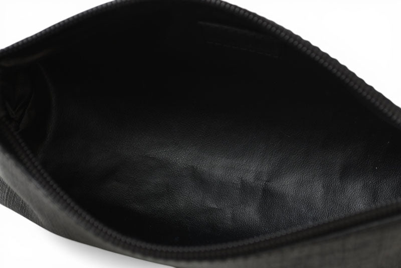 フェンディ コスメポーチ/トラベルポーチ FENDI ズッキーノ ブラック 7N0038 メンズ/レディース【中古】