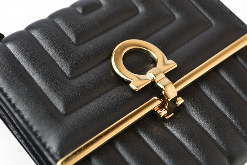 サルヴァトーレフェラガモ 財布/三つ折 Salvatore Ferragamo 折財布 ガンチーニ/ブラック JI-22 C292【中古】