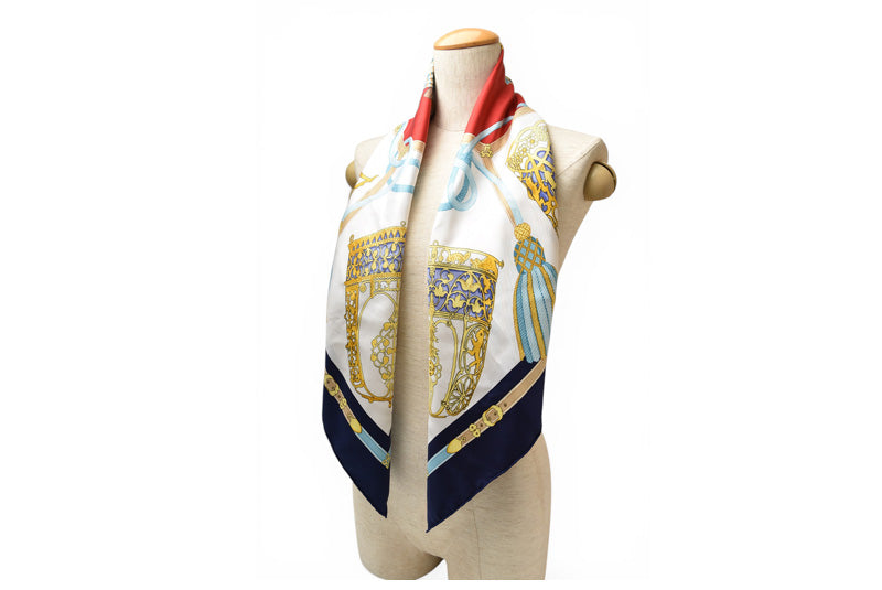 エルメス スカーフ カレ90 LES MUSEROLLES/鼻革 HERMES シルク100％ ネイビー/ホワイト【中古】