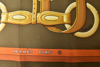 エルメス スカーフ カレ90 コーチング・フォーエバー HERMES シルク100％ オレンジ/カーキ【中古】