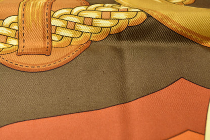 エルメス スカーフ カレ90 コーチング・フォーエバー HERMES シルク100％ オレンジ/カーキ【中古】