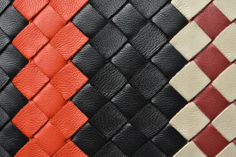 ボッテガヴェネタ クラッチバッグ/メンズポーチ BOTTEGA VENETA イントレチャート ナッパ ラムスキン ブラック/オレンジ【中古】