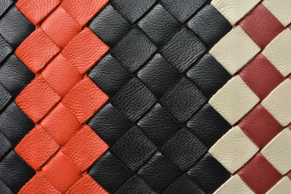 ボッテガヴェネタ クラッチバッグ/メンズポーチ BOTTEGA VENETA イントレチャート ナッパ ラムスキン ブラック/オレンジ【中古】