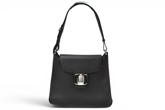 フェラガモ バッグ ヴァラ Salvatore Ferragamoショルダーバッグ 2WAY レザー ブラック シルバー金具【中古】