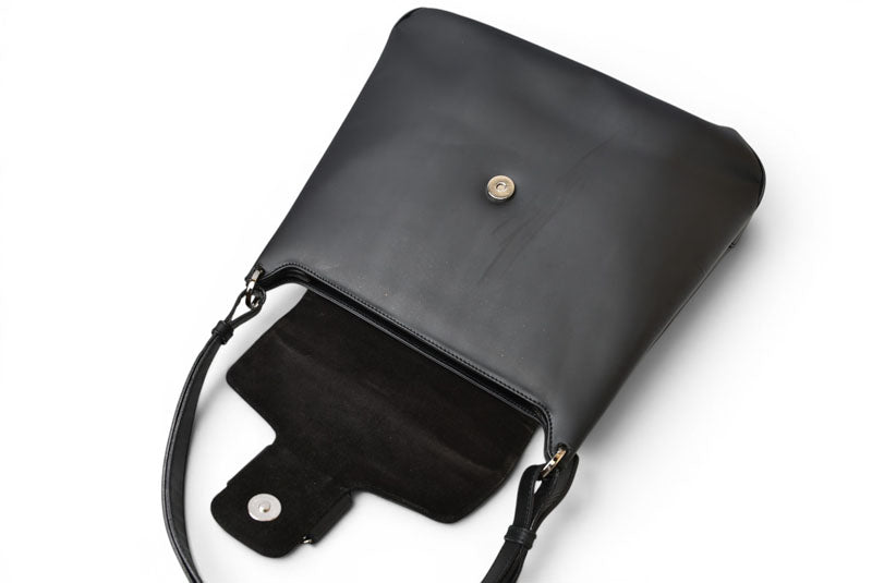 フェラガモ バッグ ヴァラ Salvatore Ferragamoショルダーバッグ 2WAY レザー ブラック シルバー金具【中古】