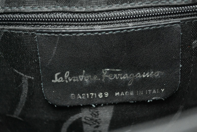 フェラガモ バッグ ヴァラ Salvatore Ferragamoショルダーバッグ 2WAY レザー ブラック シルバー金具【中古】