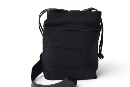 Salvatore Ferragamo サルヴァトーレフェラガモ ヴィンテージ 巾着 ショルダーバッグ ブラック レディース ドローストリング 【中古】