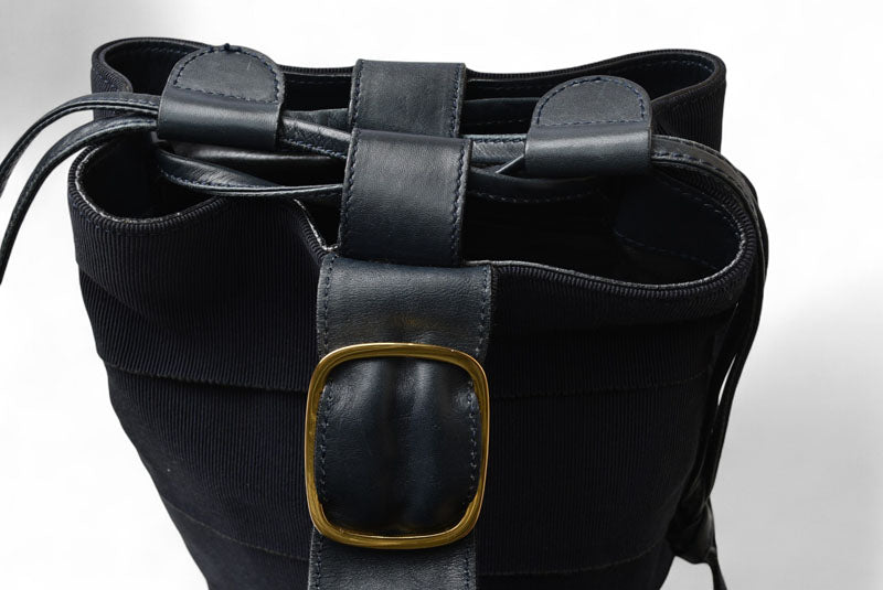 Salvatore Ferragamo サルヴァトーレフェラガモ ヴィンテージ 巾着 ショルダーバッグ ブラック レディース ドローストリング 【中古】