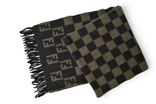 フェンディ マフラー FENDI ウインタースカーフ リバーシブル ウール100％ FFロゴ/ズッカ柄/チェック ブラック/グレー【中古】