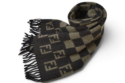 フェンディ マフラー FENDI ウインタースカーフ リバーシブル ウール100％ FFロゴ/ズッカ柄/チェック ブラック/グレー【中古】