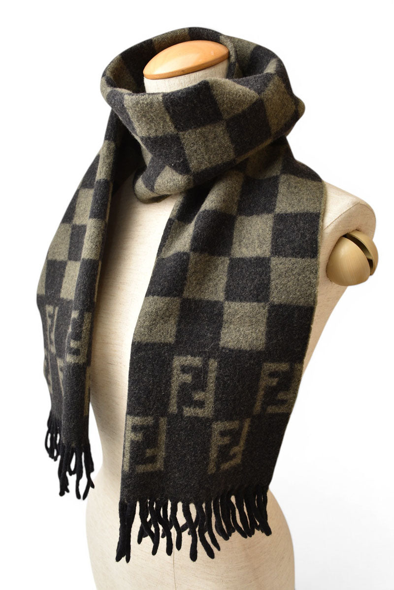 フェンディ マフラー FENDI ウインタースカーフ リバーシブル ウール100％ FFロゴ/ズッカ柄/チェック ブラック/グレー【中古】