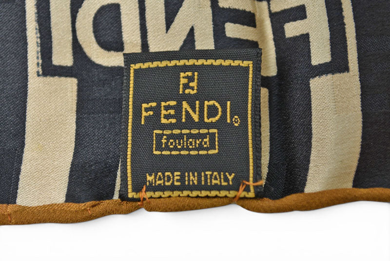 フェンディ スカーフ FENDI シルクツイル ヴィンテージ ズッカ柄 ブラック/ベージュ【中古】