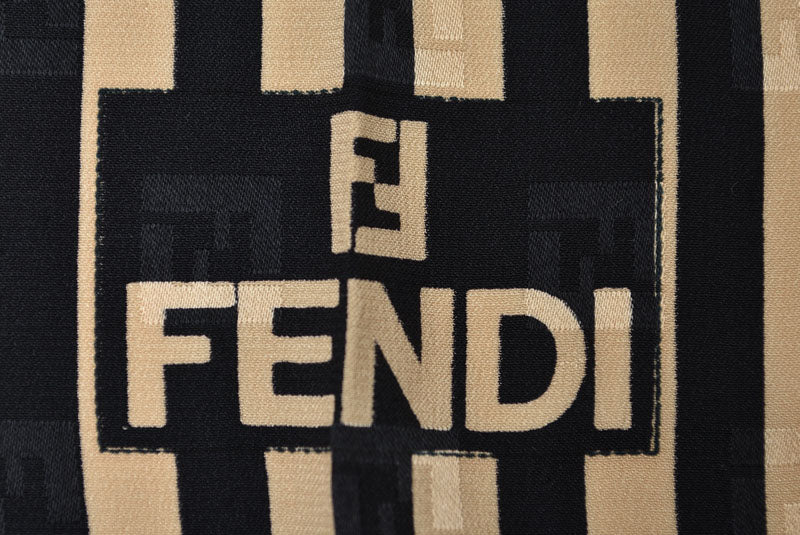 フェンディ スカーフ FENDI シルクツイル ヴィンテージ ズッカ柄 ブラック/ベージュ【中古】