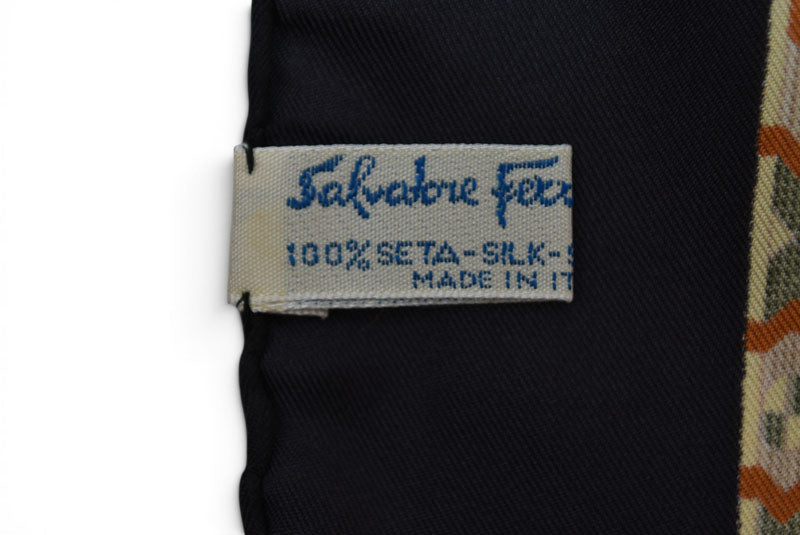 サルヴァトーレフェラガモ スカーフ ヴィンテージ Salvatore Ferragamo スカーフ アニマルモチーフ ブラック/クリーム【中古】