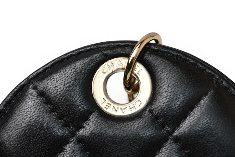 シャネル CHANEL VIP限定 ノベルティ ネームタグ マトラッセ ラウンド 黒 ラムスキン ストラップ付 ゴールド金具【中古】