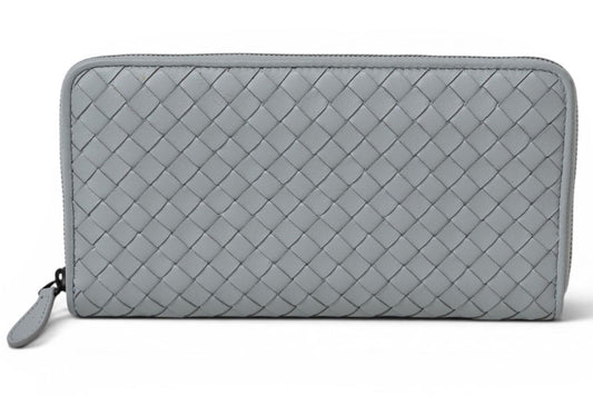 ボッテガヴェネタ 未使用 財布 BOTTEGA VENETA 長財布/ラウンドファスナー式 イントレチャート アイスブルー【中古】