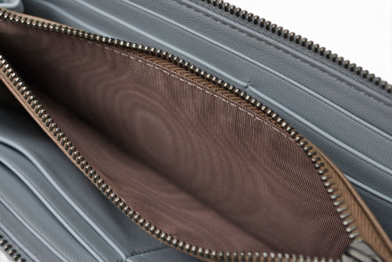 ボッテガヴェネタ 未使用 財布 BOTTEGA VENETA 長財布/ラウンドファスナー式 イントレチャート アイスブルー【中古】