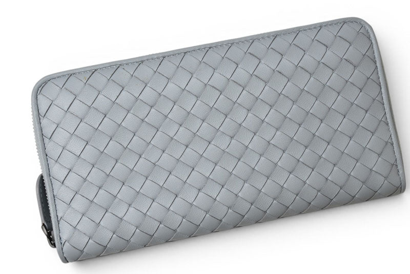 ボッテガヴェネタ 未使用 財布 BOTTEGA VENETA 長財布/ラウンドファスナー式 イントレチャート アイスブルー【中古】