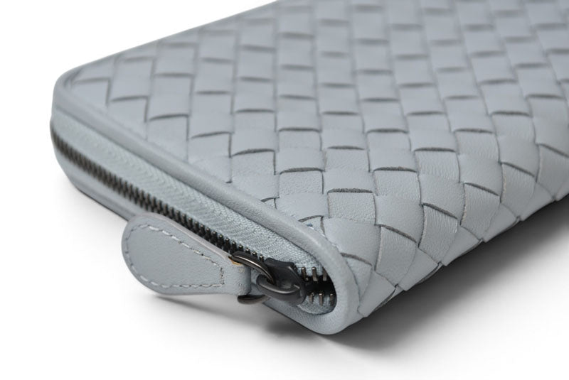 ボッテガヴェネタ 未使用 財布 BOTTEGA VENETA 長財布/ラウンドファスナー式 イントレチャート アイスブルー【中古】